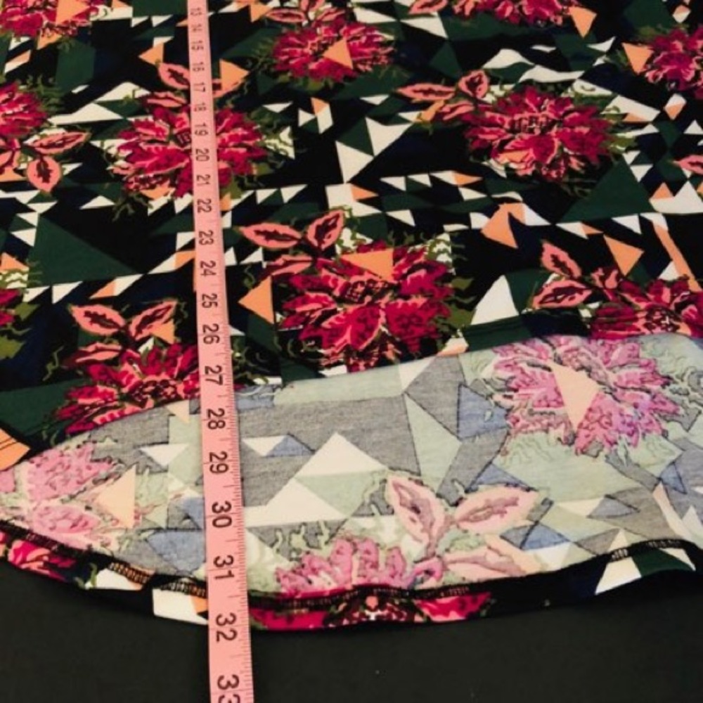 Lularoe Irma Top-c1 - Picture 5 of 7